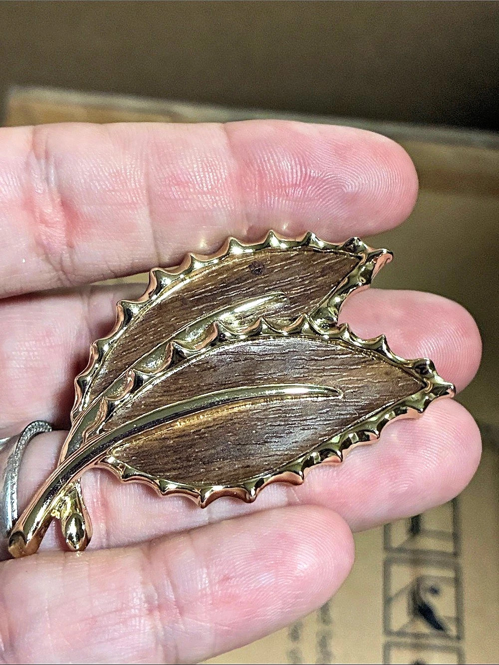 Sarah Coventry Vintage Leaf Brooch in Gold Tone & Brown Wood